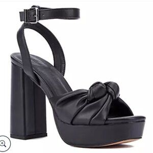 New in Box - Gabrielle Union 'Mai' Platform Heel